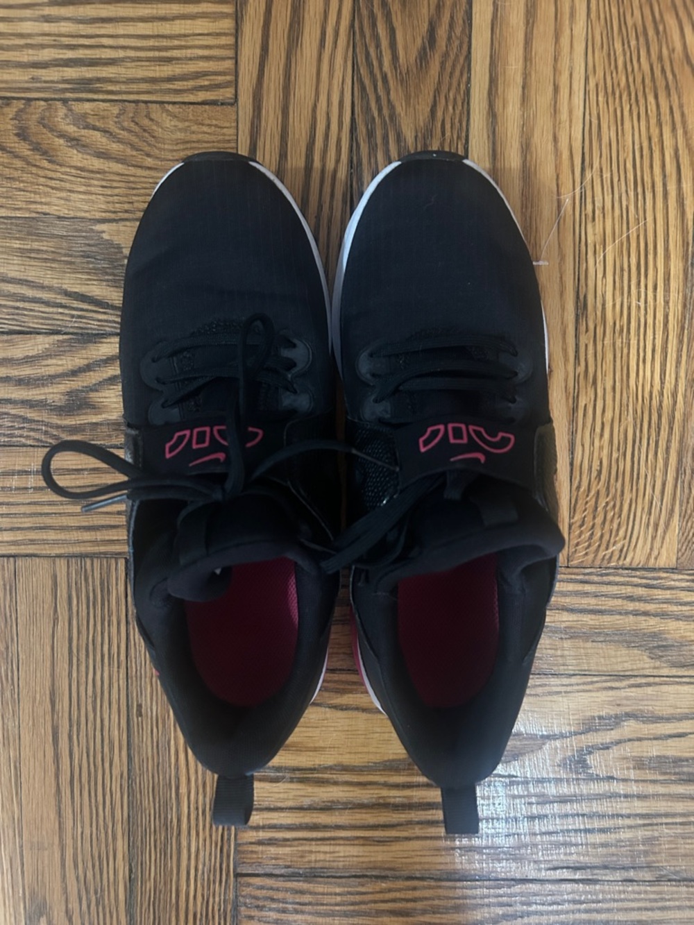 Nike Air Max Bella TR 5 Women's training shoes in black and pink rush